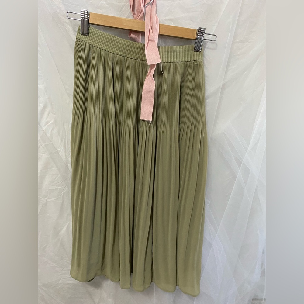 H&M SHEER Pleated Chiffon Midi Skirt – Olive Green – Size 2 (VGUC) * - Picture 3 of 8